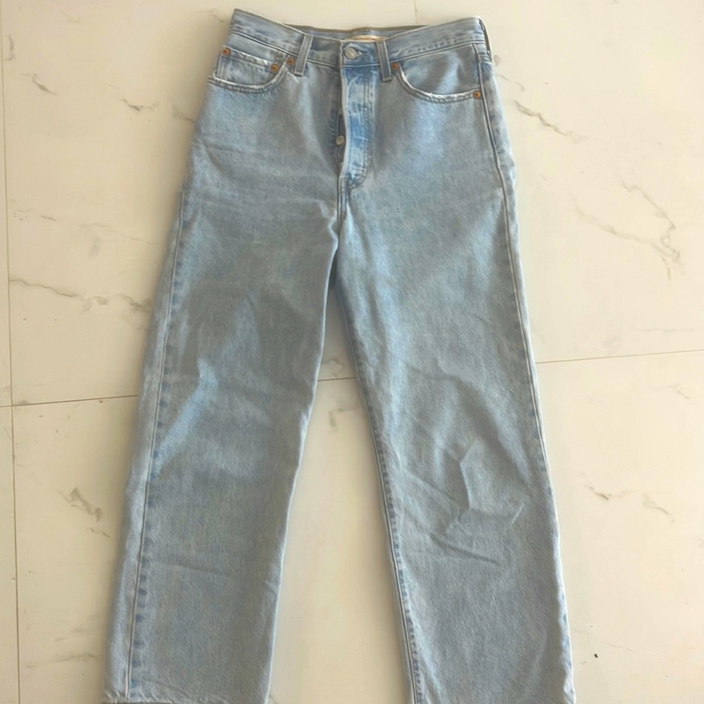 Levi’s rib cage wedgie straight ankle jean 27